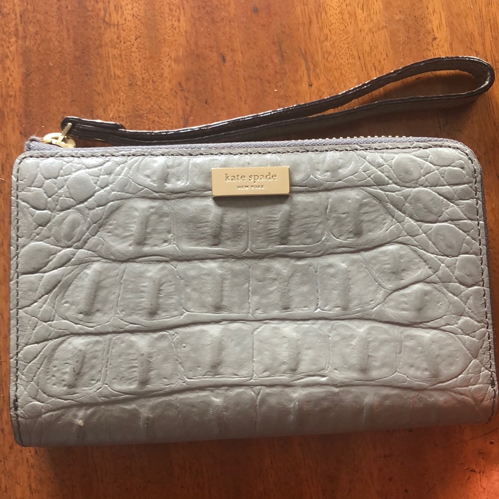 COPY - Kate Spade wristlet